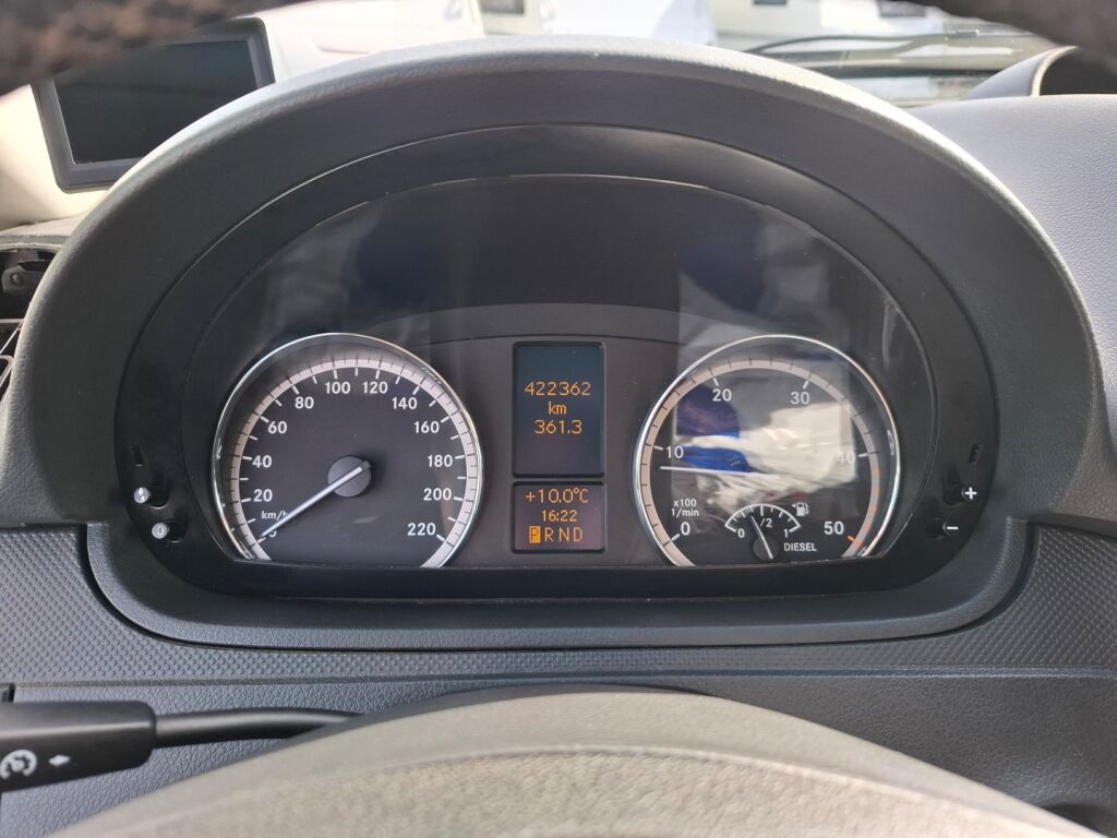 Mercedes-Benz Vito 2012 Ruskea (beige)