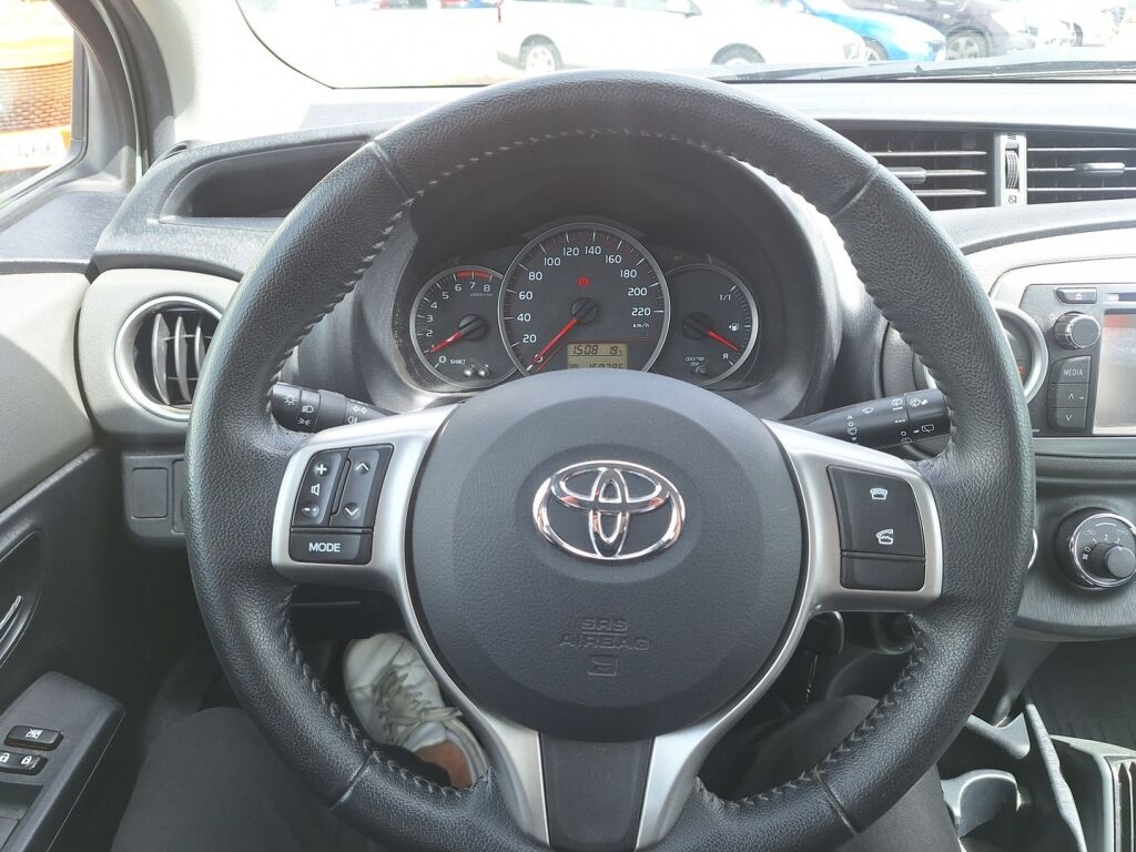 Toyota Yaris 2012 Harmaa