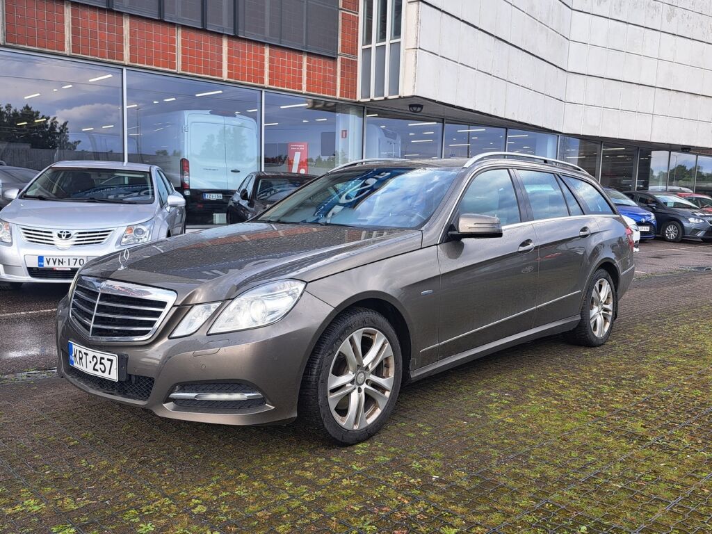 Mercedes-Benz E 2012 Harmaa