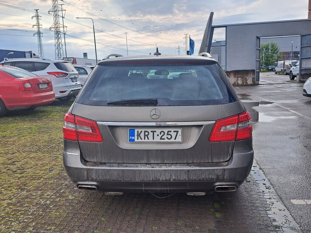 Mercedes-Benz E 2012 Harmaa