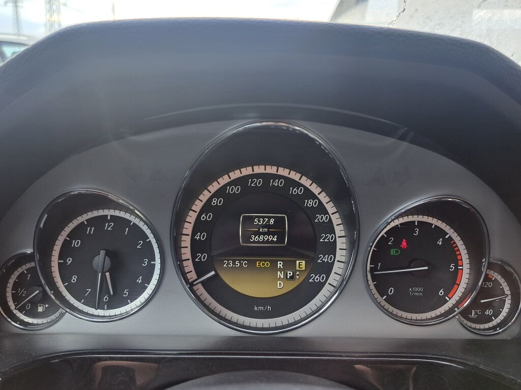 Mercedes-Benz E 2012 Harmaa