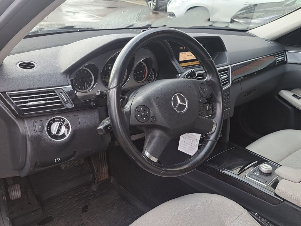 Mercedes-Benz E 2012 Harmaa