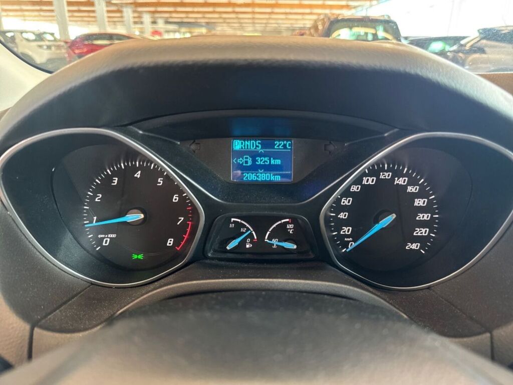 Ford Focus 2012 Punainen