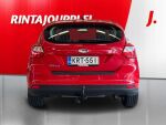 Ford Focus 2012 Punainen