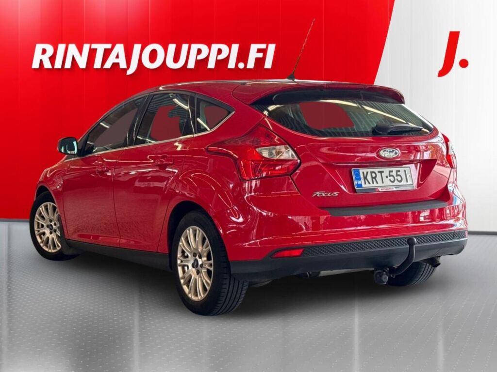 Ford Focus 2012 Punainen