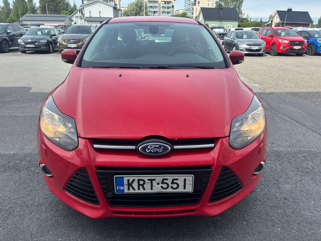 Ford Focus 2012 Punainen