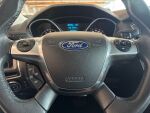 Ford Focus 2012 Punainen