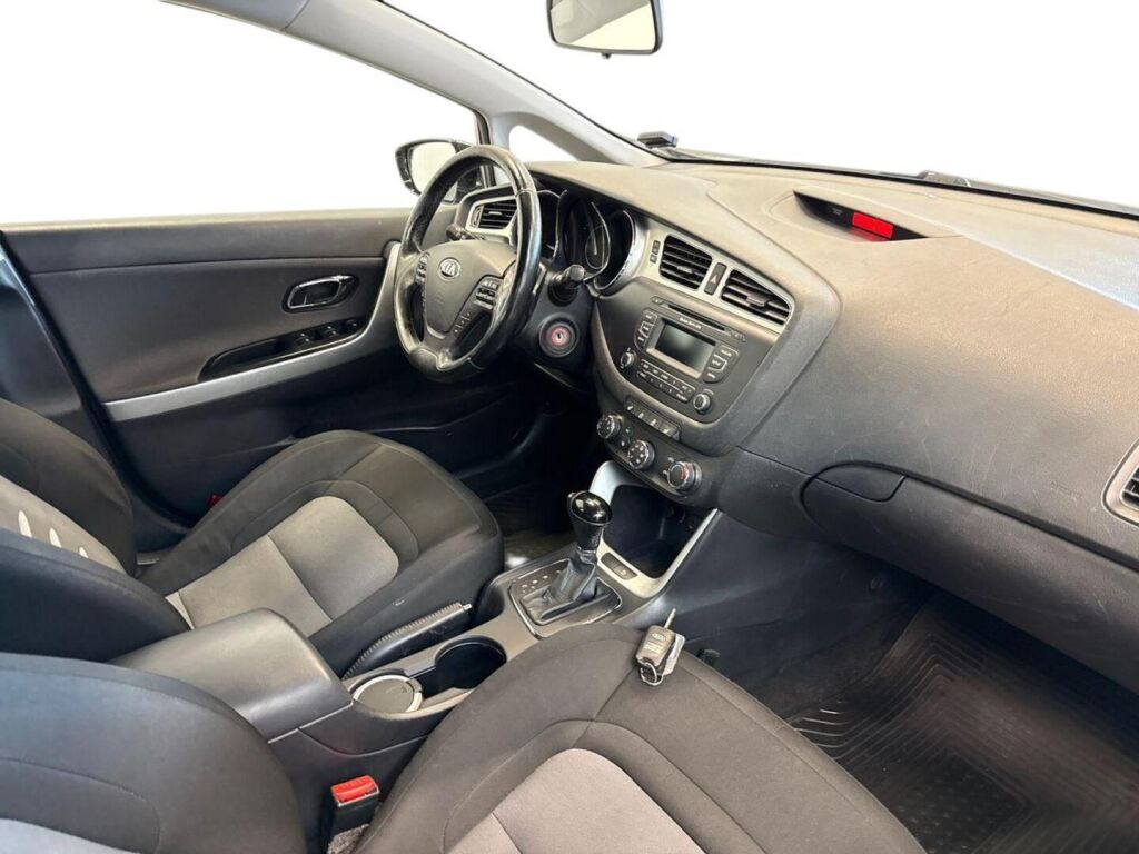 Kia Ceed 2014 Musta