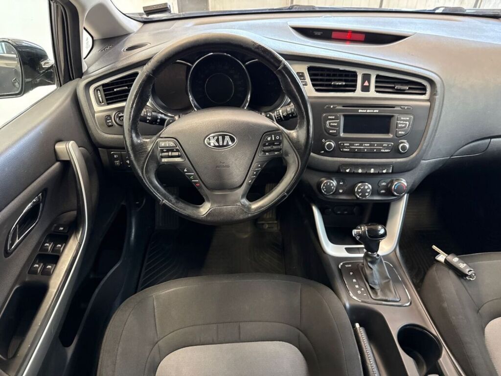 Kia Ceed 2014 Musta