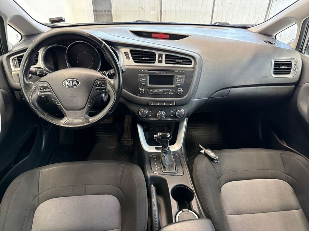 Kia Ceed 2014 Musta