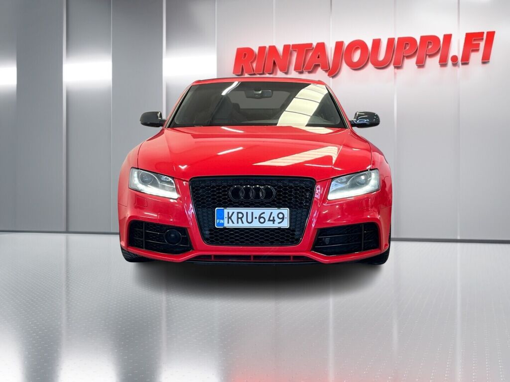 Audi RS 5 2010 Punainen