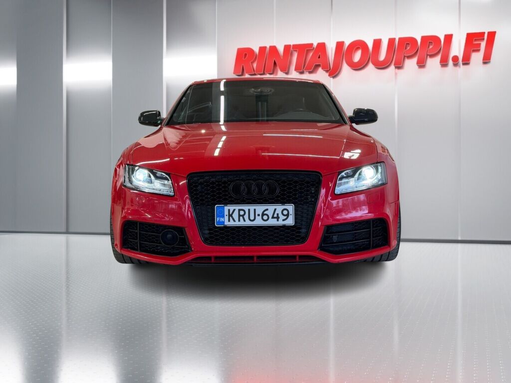 Audi RS 5 2010 Punainen