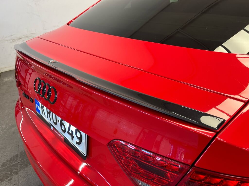 Audi RS 5 2010 Punainen