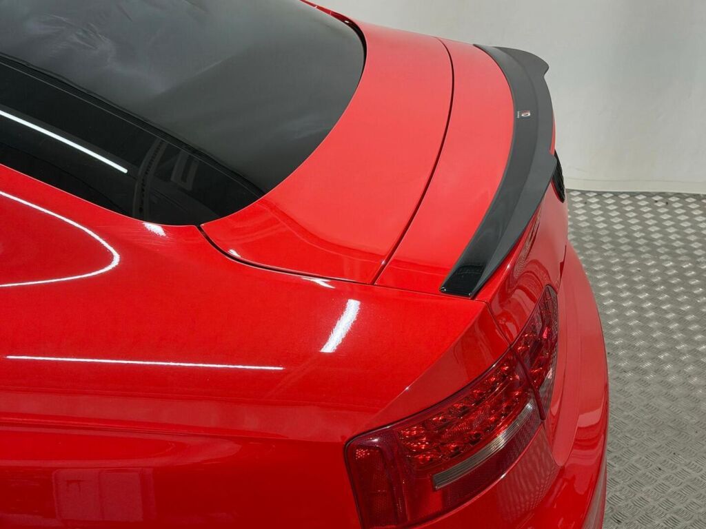 Audi RS 5 2010 Punainen