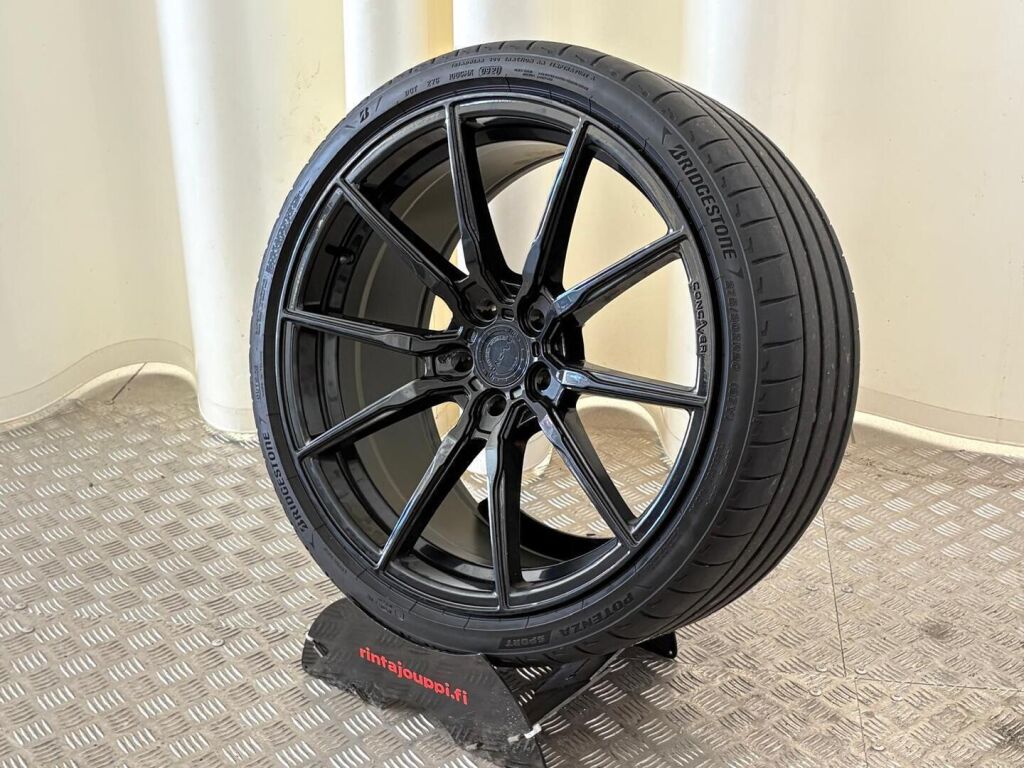 Audi RS 5 2010 Punainen