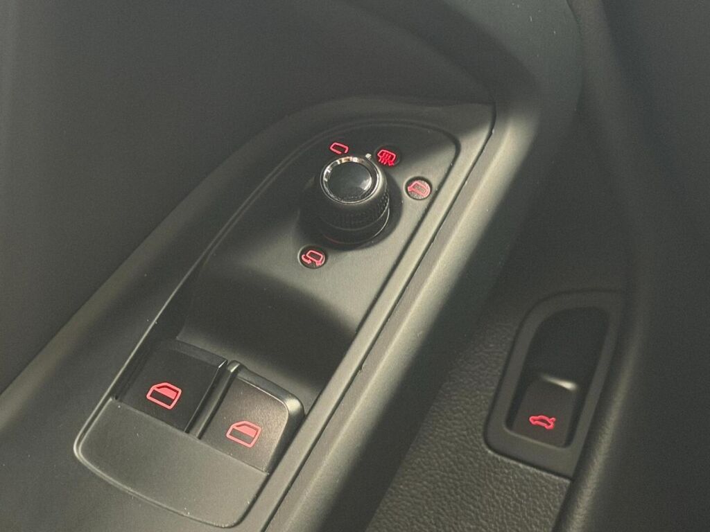 Audi RS 5 2010 Punainen