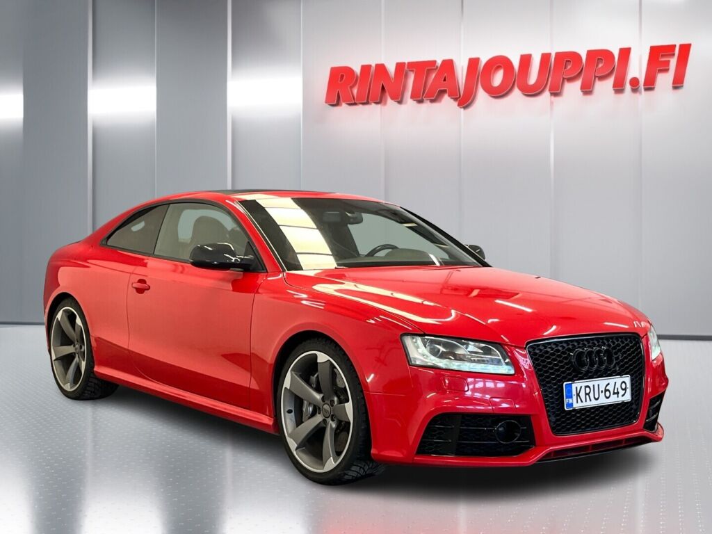 Audi RS 5 2010 Punainen