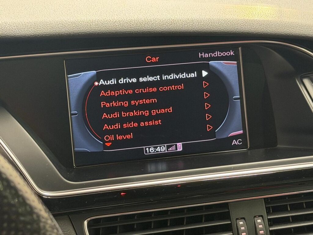 Audi RS 5 2010 Punainen