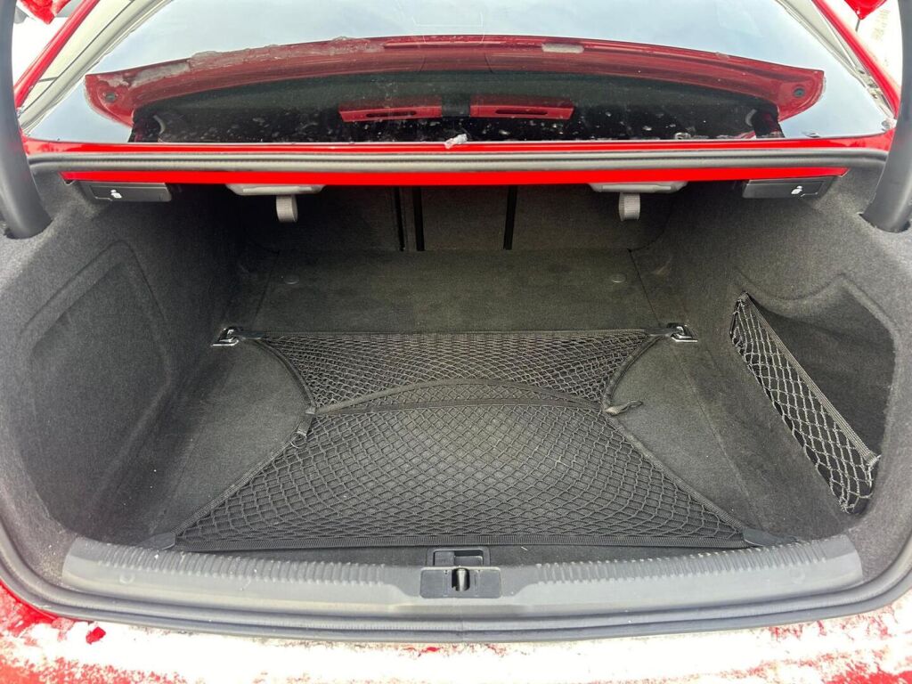 Audi RS 5 2010 Punainen