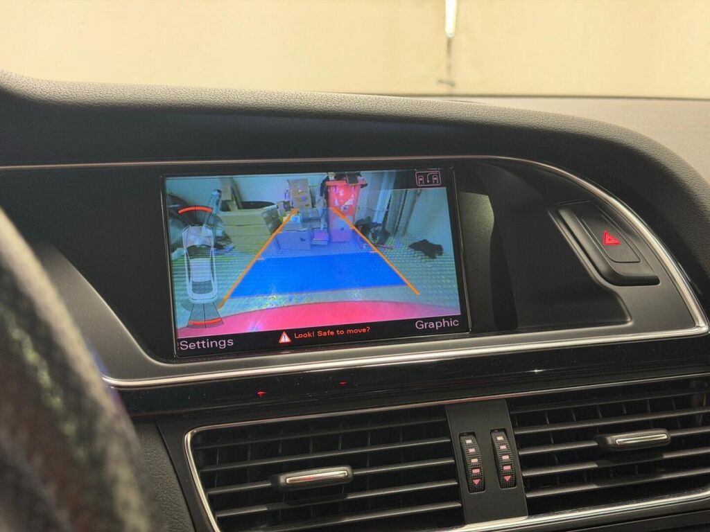 Audi RS 5 2010 Punainen