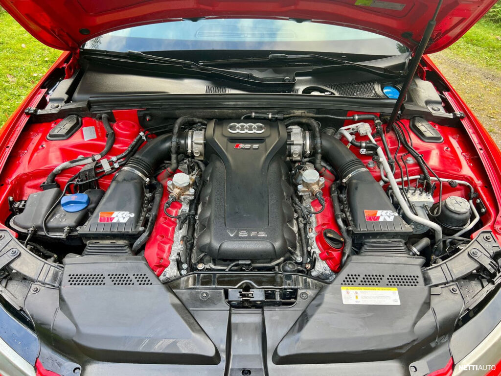 Audi RS 5 2010 Punainen