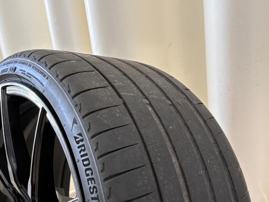 Audi RS 5 2010 Punainen