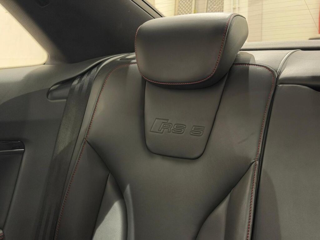 Audi RS 5 2010 Punainen