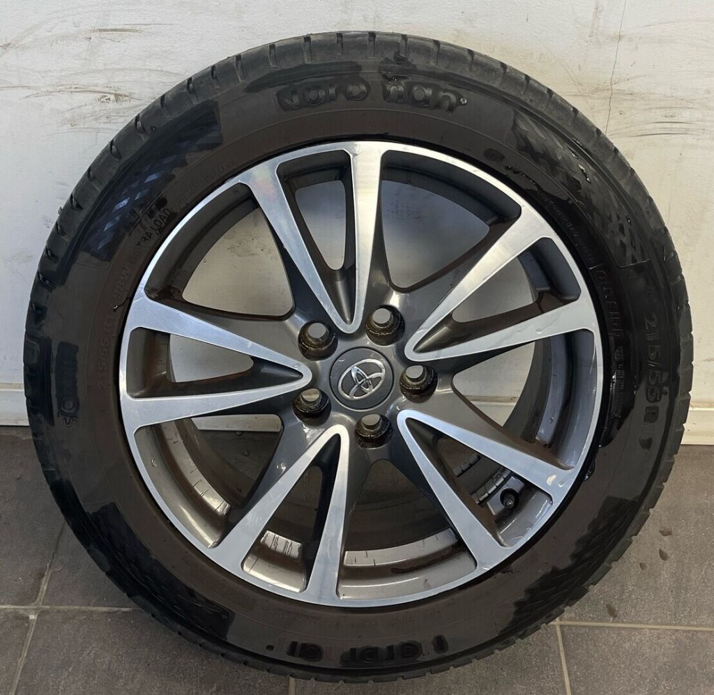 Toyota Avensis 2013 Valkoinen