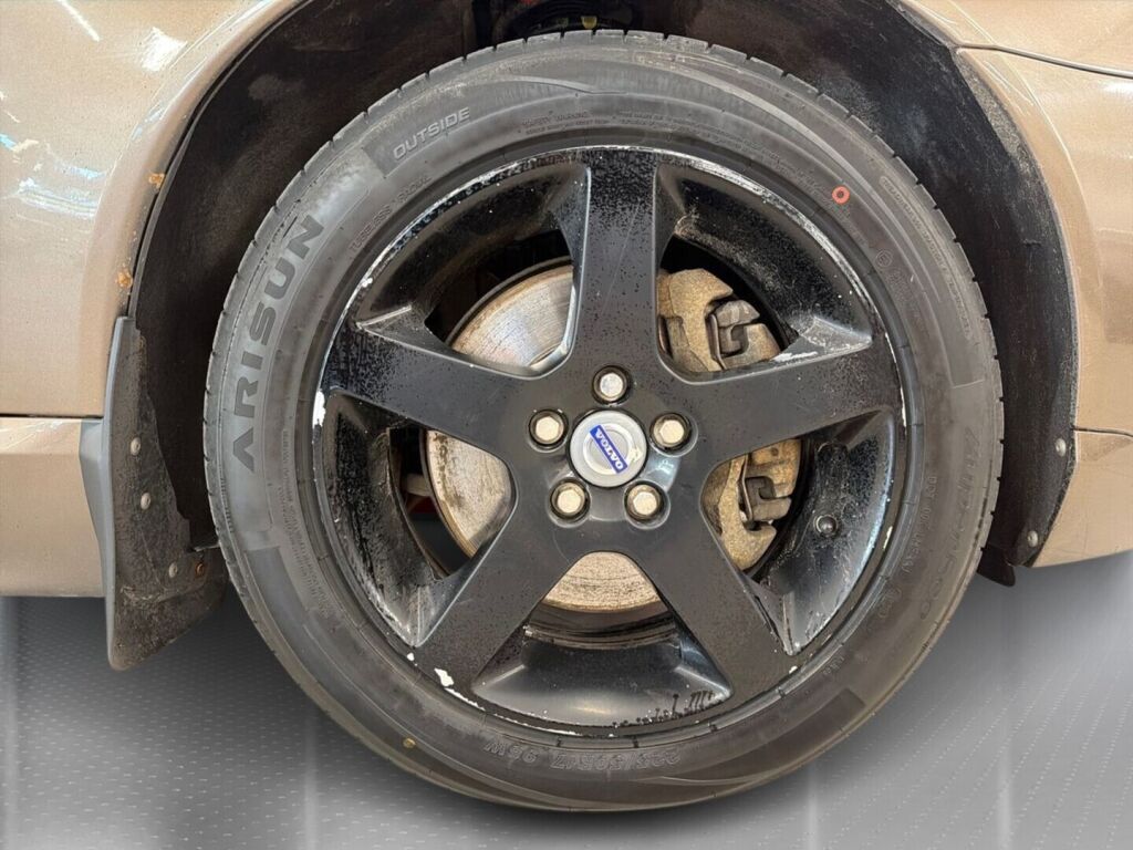 Volvo V70 2013 Ruskea (beige)