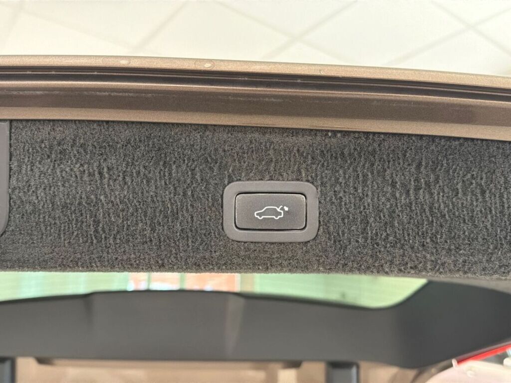 Volvo V70 2013 Ruskea (beige)