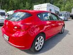 Opel Astra 2013 Punainen
