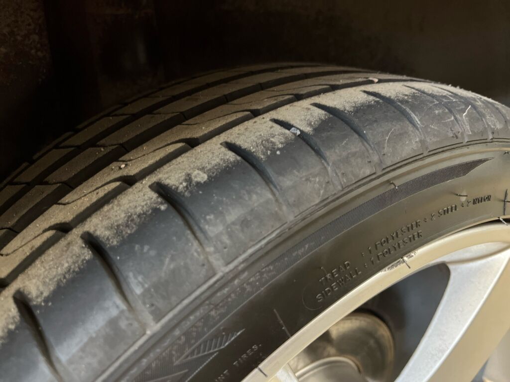 Skoda Rapid 2013 Punainen