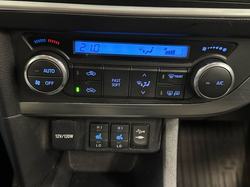 Toyota Auris 2013 Punainen