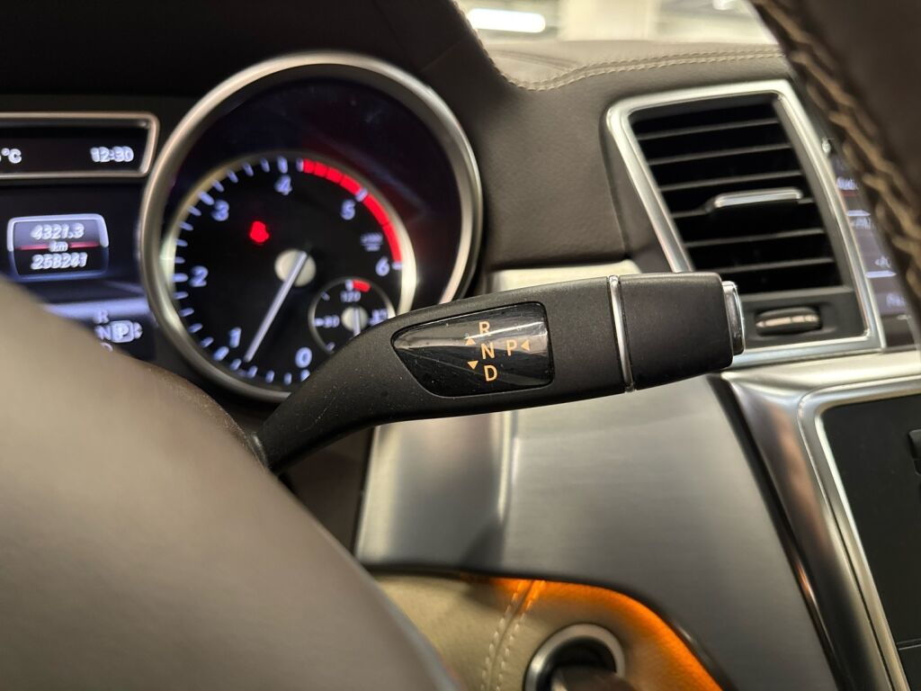 Mercedes-Benz ML 2013 Valkoinen