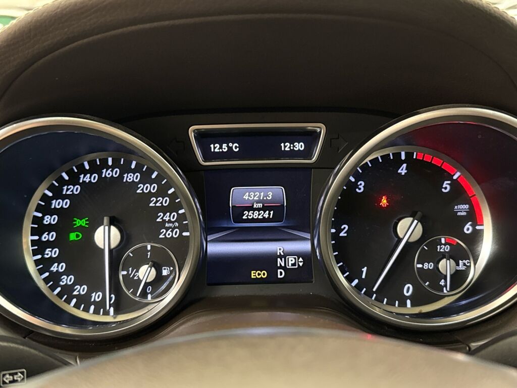 Mercedes-Benz ML 2013 Valkoinen