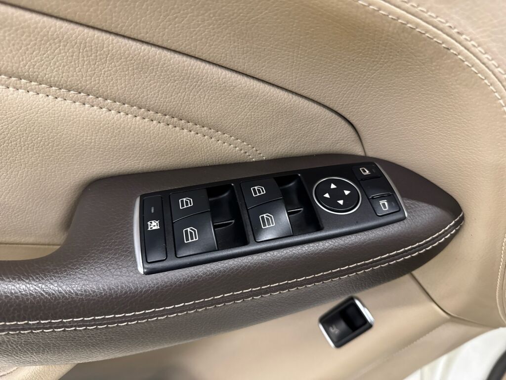 Mercedes-Benz ML 2013 Valkoinen