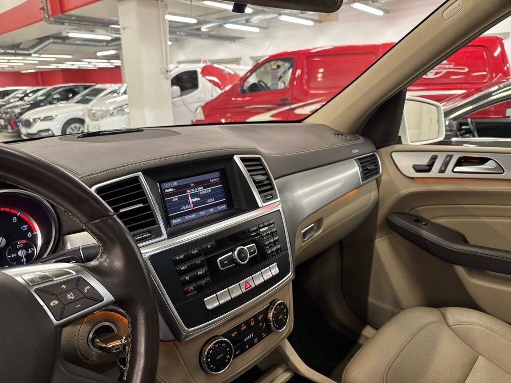 Mercedes-Benz ML 2013 Valkoinen