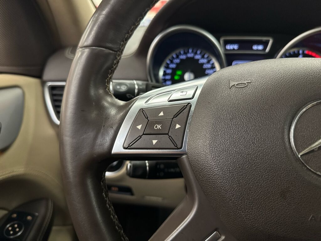 Mercedes-Benz ML 2013 Valkoinen