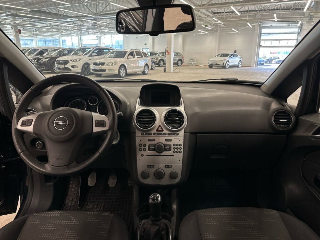 Opel Corsa 2013 Musta