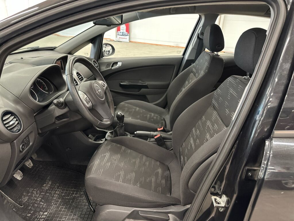 Opel Corsa 2013 Musta