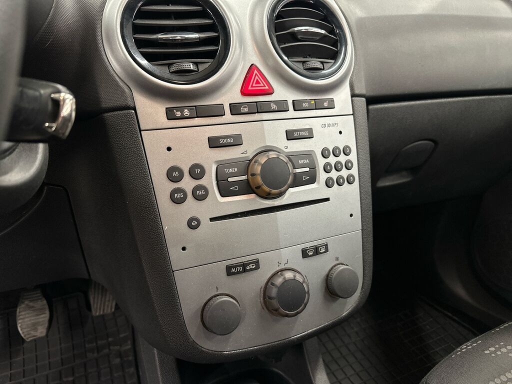 Opel Corsa 2013 Musta