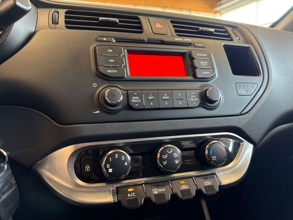 Kia Rio 2013 Metallinhohto Sininen