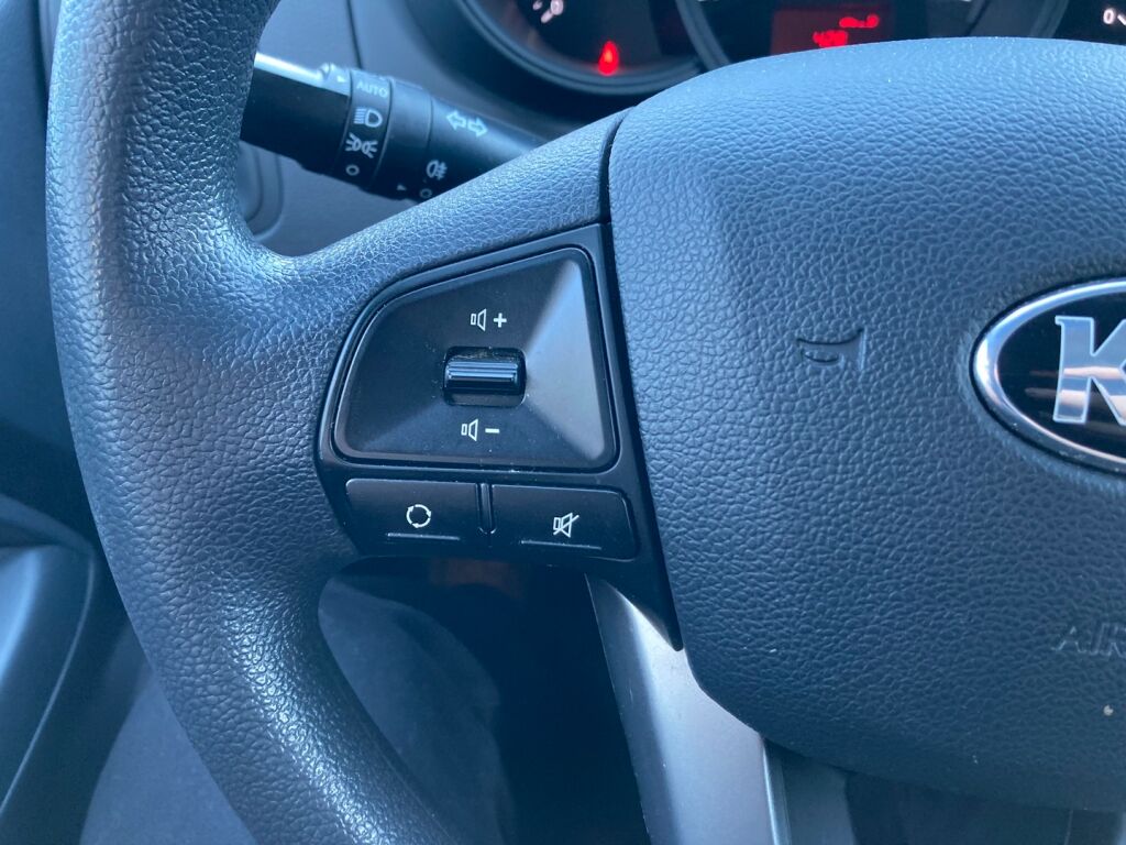 Kia Rio 2013 Metallinhohto Sininen