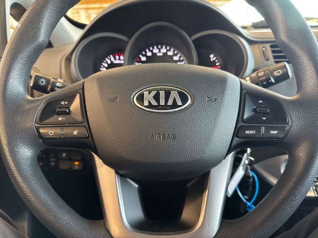 Kia Rio 2013 Metallinhohto Sininen