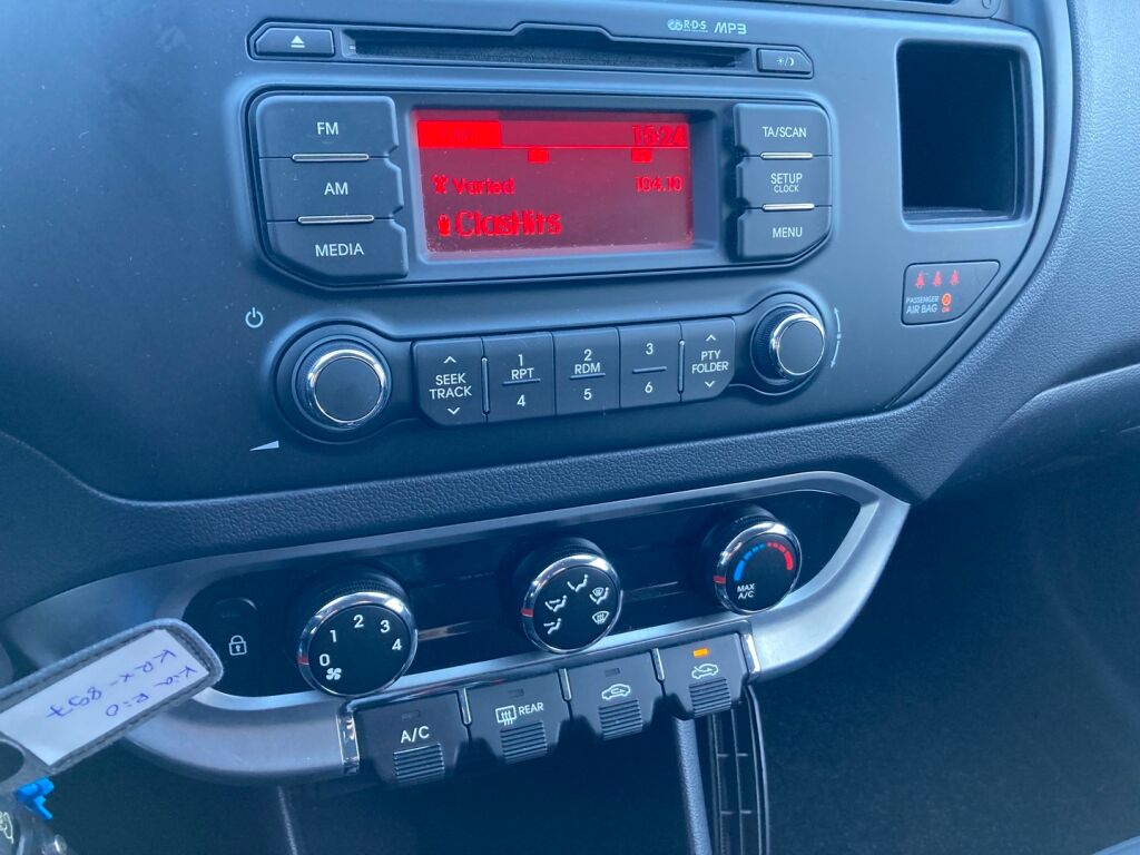 Kia Rio 2013 Metallinhohto Sininen