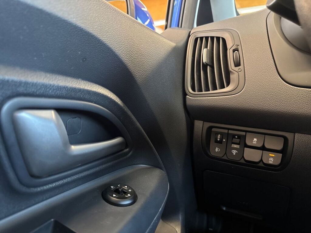 Kia Rio 2013 Metallinhohto Sininen