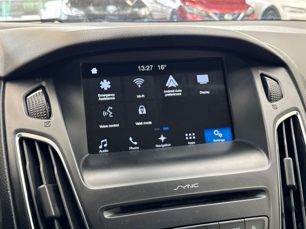 Ford Focus 2017 Ruskea (beige)