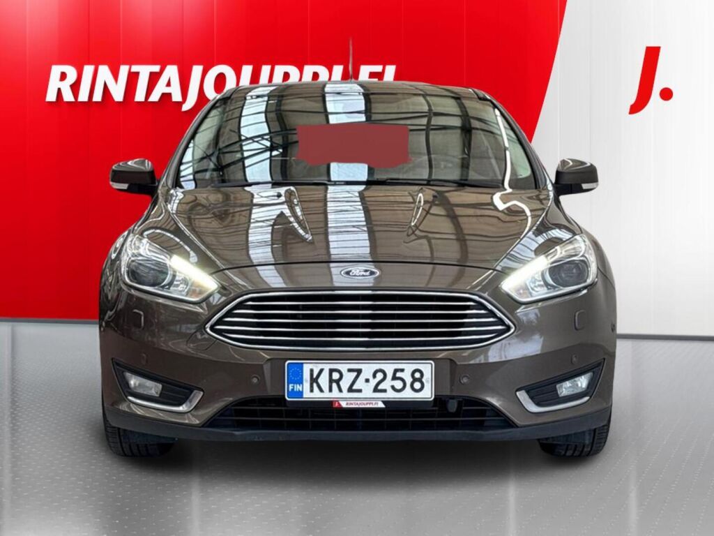 Ford Focus 2017 Ruskea (beige)