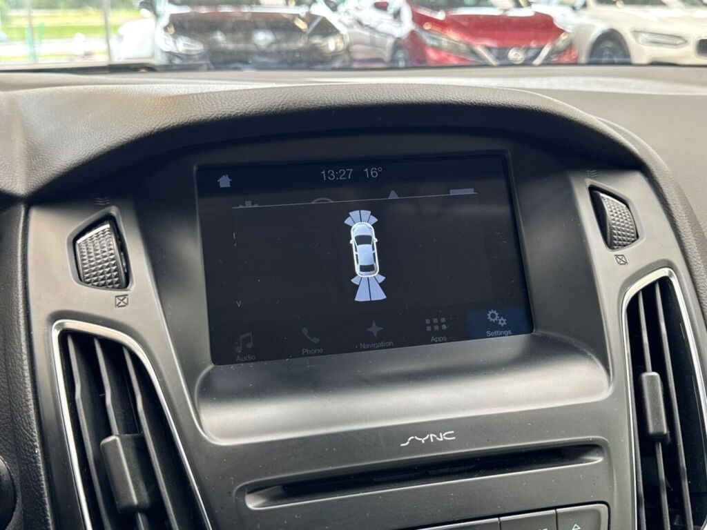 Ford Focus 2017 Ruskea (beige)