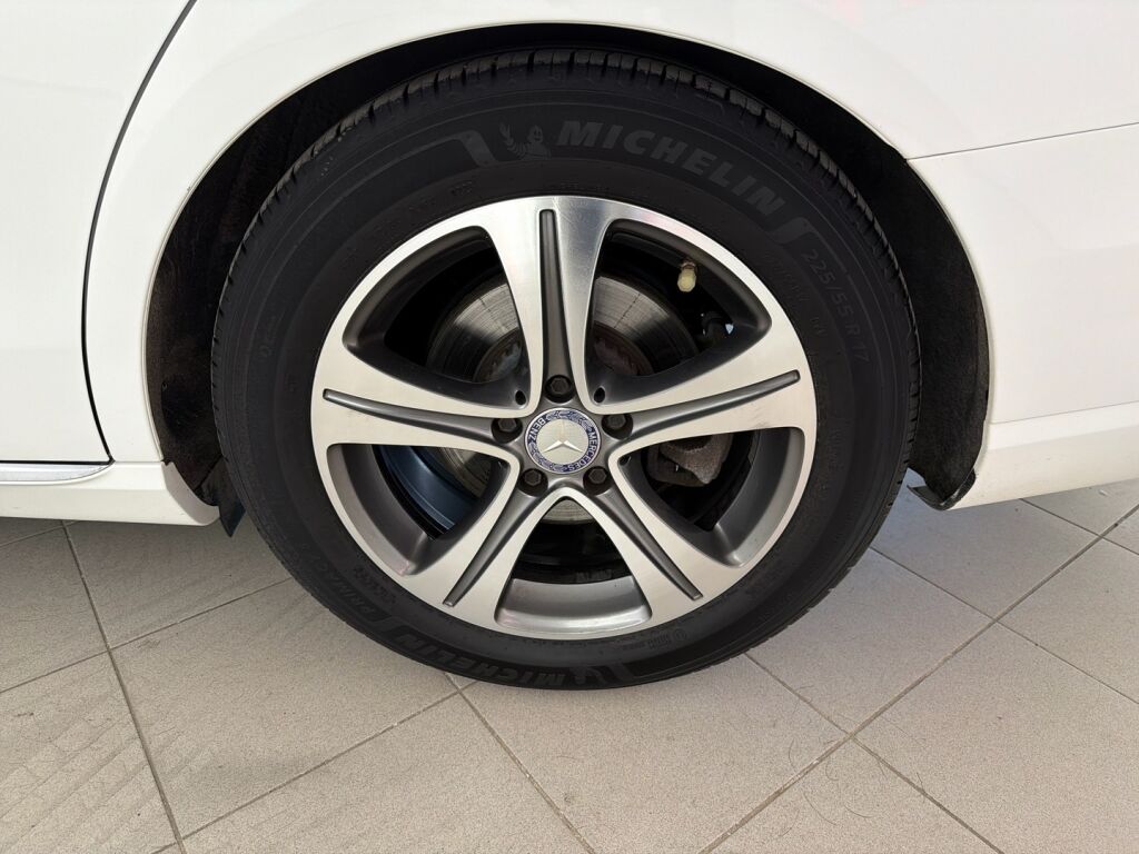 Mercedes-Benz E 2017 Valkoinen